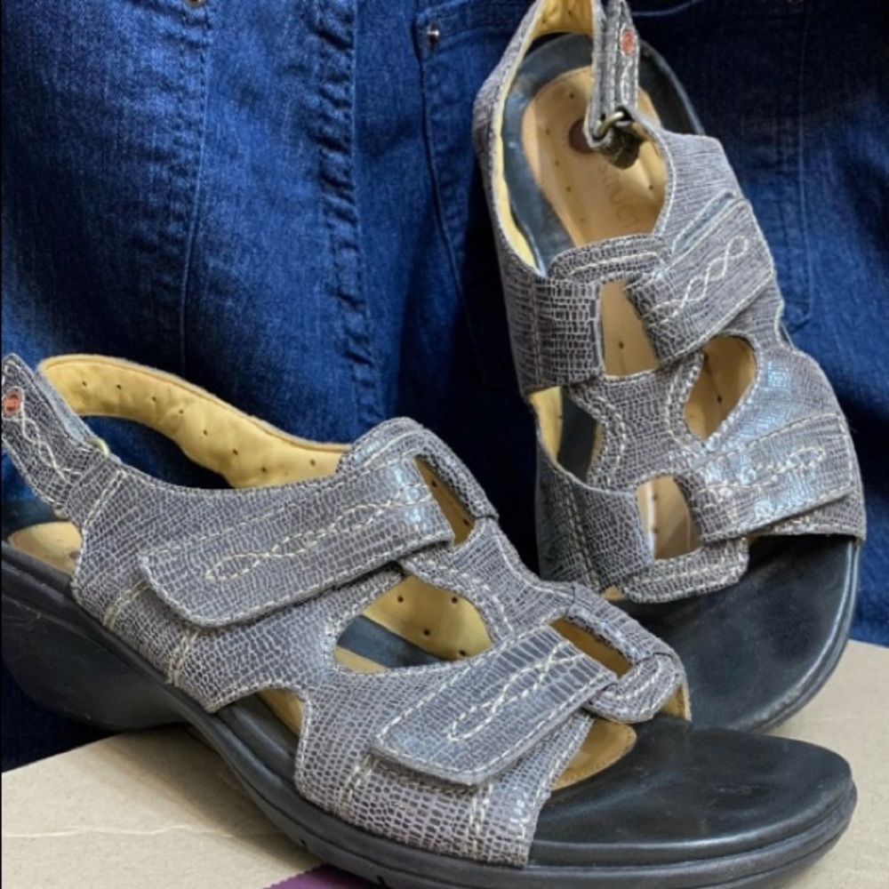 CLARK'S LEATHER Comfort Sandals - Picture 3 of 13